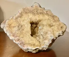 Kentucky Natural Large Golden Geode Decor Crystal/Rock