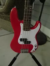 Fender Squier Mini P-Bass Electric Bass