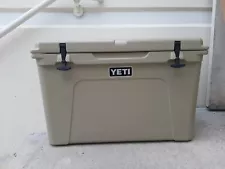 Yeti Tundra 105 Cooler Tan