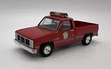 GreenLight 1:64 1987 GMC High Sierra Arlington Heights Public Works NOT FOR SALE