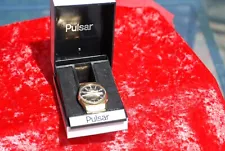 Pulsar Analoque 2 Tone Watch Black Face Day Date ID0229 Box UNTESTED 99 Cents