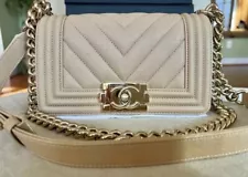 22S Chanel small boy handbag, Beige color - Carviar leather