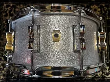 Ludwig 6.5" x 14" Classic Maple Snare Drum - Silver Sparkle