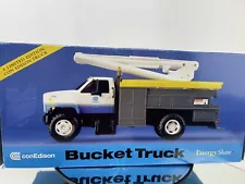 2001 GMC C7500 Bucket Truck Boom Con Edison NY NYC PROMO Plastic 1/18 Utility