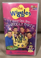 The Wiggles HOOP-DEE-DOO it's a WIGGLY PARTY VHS PAL 2001 NEW Sealed Incl Hat