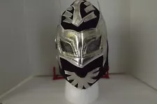 PRE-OWNED BLACK & SILVER WRESTLING MASK ADULT SIZE CUSHIONED MASK LACES CLOSURE