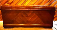 VINTAGE LANE WATERFALL CEDAR HOPE CHEST / WALNUT, PALDAO WOOD FINISH.