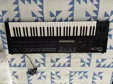 YAMAHA DX7 IID Synthesizer Digital Keyboard Great Condition