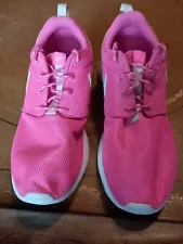 Girl's Nike Pink & White Roshe Run Athletic Running Shoes Preowned In Exc. Cond.