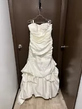 Size 22 VII Collection Wedding Dress Bridal Gown Ivory Sleeveless Strapless