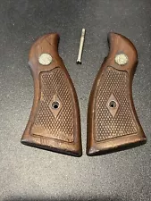 OEM VINTAGE SMITH & WESSON SQUARE BUTT REVOLVER GRIPS WOOD CHECKERED Marked #215