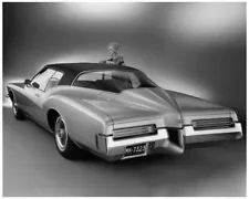 1971 Buick Riviera Coupe Press Photo with Model 0126