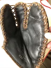 Old Baseball Glove 3 Fingers Left Hand Wear