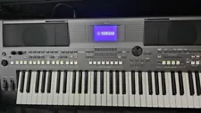 Yamaha PSR-S670 61-Key Digital Keyboard Portatone Workstation with case