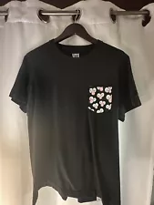 KAWS x Uniqlo BFF Pocket Tee Black Short Sleeve Shirt Men's Size Medium