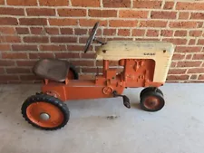 Eska Case 400 Pedal Tractor