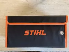 STIHL HSA 26 BATTERY OPERATED HEDGE TRIMMER CHARGER AND CARRING CASE INCLUDED