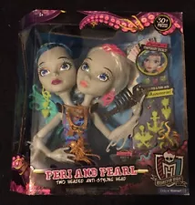 *NEW IN BOX* Monster High Peri and Pearl Two Headed Styling Head W/ 30 Pieces