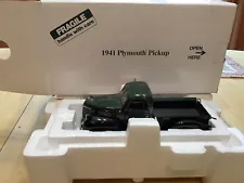 Danbury Mint 1941 Plymouth Pickup 1:24 Dark Green Diecast Model Truck With Box