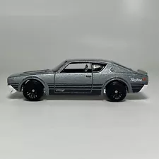 Nissan Skyline 2000 GT-R Gray 1:64 Scale Diecast Diorama Model Car #180 JDM RHD