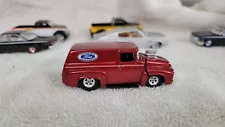 100% Hot Wheels Custom Classic Trucks 56 Ford F-100 Red