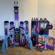 Monster High Doll House Deadluxe High School Playset Castle Girls Haunted Deluxe