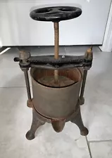 Antique N.R. Streeter & Co.- Manual Apple Cider/Wine/ Fruit Juice Press