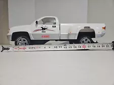 BREYER Dually Oversize Truck 2002 White Giddy Up