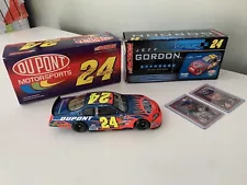 Jeff Gordon 1/24 Signed 2006 #24 Dupont Chevy Monte Carlo SS + Rookie Cards