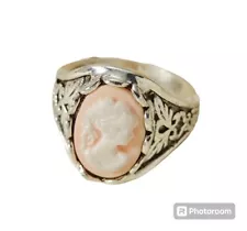 Vintage Style Beautiful Women’s White Portrait Pale Pink Cameo Ring - Size 8 ⭐️