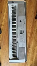 YAMAHA PORTABLE GRAND DGX-500 PIANO KEYBOARD Used with stand, no Cords