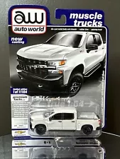 Auto World Muscle Trucks Pearl 2019 Chevy Silverado Z71 Custom Trail Boss 1:64