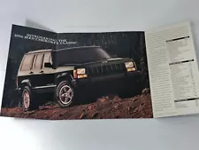 1996 JEEP CHEROKEE CLASSIC SALES BROCHURE FOLDER IN EXCELLENT CONDITION