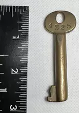 VINTAGE ANTIQUE BRASS HOLLOW BARREL KEY 4225