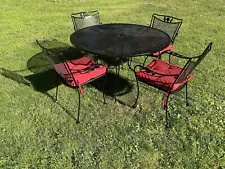 Beautiful Wrought Iron Patio Set Large Table & 4 Chairs