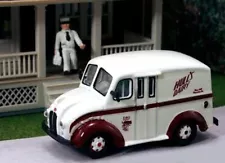 1/87 Divco Milk Delivery Truck w/Milkman Figure Hull's HO American Heritage