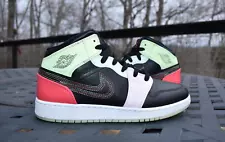 Nike Air Jordan 1 Mid GS 'Glow in the Dark' 2019 AV5174-076 Youth Size 7Y