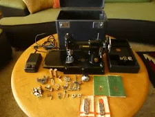 1937 SINGER 221-1 FEATHERWEIGHT SEWING MACHINE W/CASE & EXTRAS