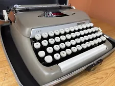 1963 Smith-Corona Sterling Working Vintage Portable Typewriter w New Ink & Case