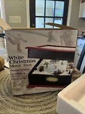 Crosley -White Christmas Music Box 30 Holiday Songs-