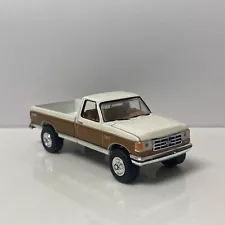 1991 91 Ford F-250 XLT Lariat 4x4 Collectible 1/64 Scale Diecast Diorama Model