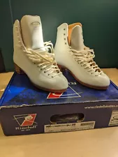 Riedell 375 Size 8 Width B, Ladies Figure Skating Boots NIB