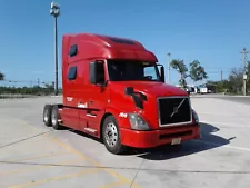 semi trucks for sale sleeper 2007 Volvo VN