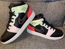 Nike Air Jordan 1 Mid GS 'Glow in the Dark' 2019 AV5174-076 6.5Y 8W