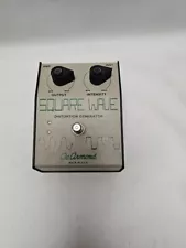 DEARMOND SQUARE WAVE DISTORTION GENERATOR