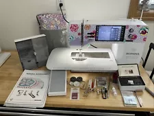 New ListingBERNINA 770 qe plus kaffe Sewing Machine w/rolling tote, Only 46k Stitches