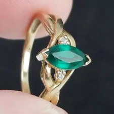 Estate Sale! 10k GOLD solid ring EMERALD & DIAMOND 1950's size 4.5 womens TESTED