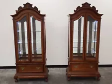 Pair of Pulaski Curio Cabinets - Model 13390 Type 111