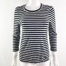 grey striped tee