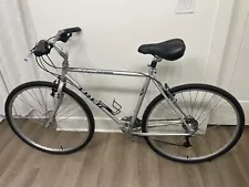 Vintage 2000 Trek MultiTrack 720- Silver City Bike - 700x38c 21”